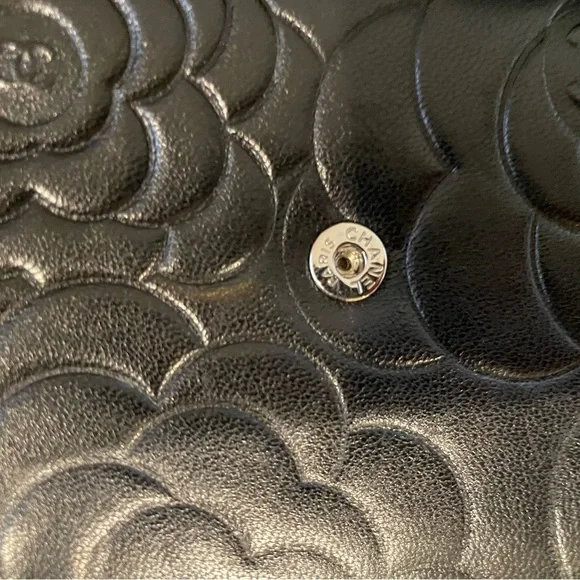 Authentic Chanel Camelia long wallet. - Picture 3 of 14
